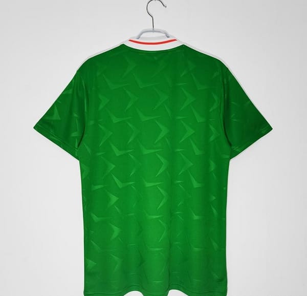 Retro 1990/92 Ireland Home Soccer Jersey - Image 10