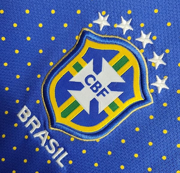 Retro 2010 Brazil Away Soccer Jersey - Image 4