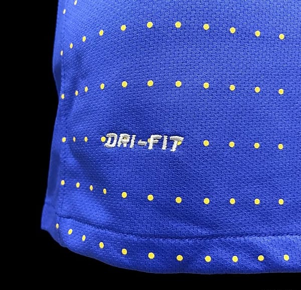 Retro 2010 Brazil Away Soccer Jersey - Image 7