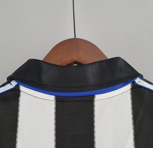Retro 00/01 Newcastle United Home Soccer Jersey - Image 3