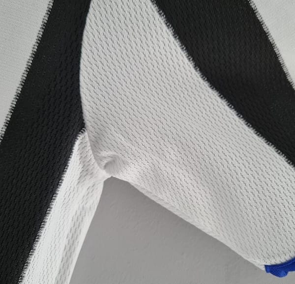Retro 00/01 Newcastle United Home Soccer Jersey - Image 4