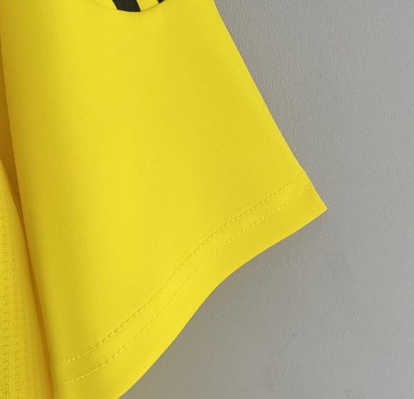 Retro Real Madrid 11/12 Goalkeeper Yellow Jersey - Image 8