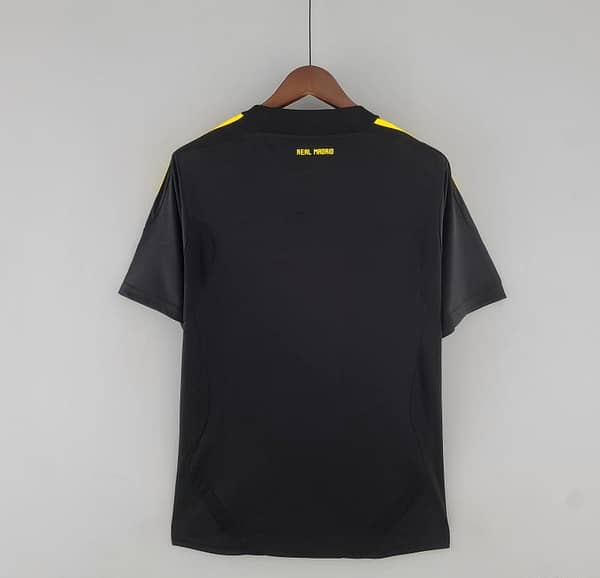 Vintage Real Madrid 11/12 Goalkeeper Black Jersey - Image 2