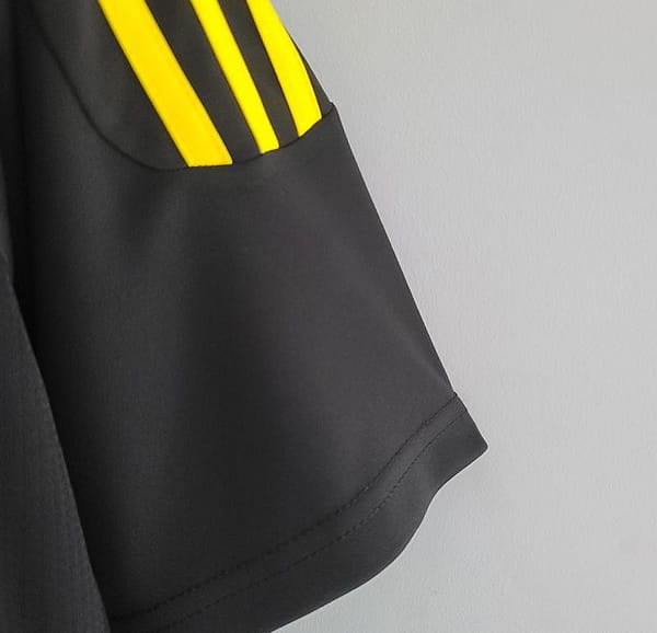 Vintage Real Madrid 11/12 Goalkeeper Black Jersey - Image 8