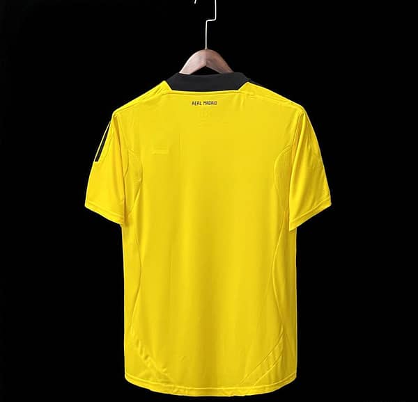 Retro 11/12 Real Madrid Goalkeeper Yellow Jersey - Image 2