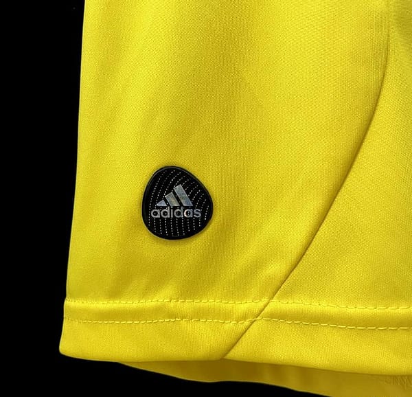 Retro 11/12 Real Madrid Goalkeeper Yellow Jersey - Image 4