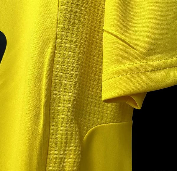 Retro 11/12 Real Madrid Goalkeeper Yellow Jersey - Image 5