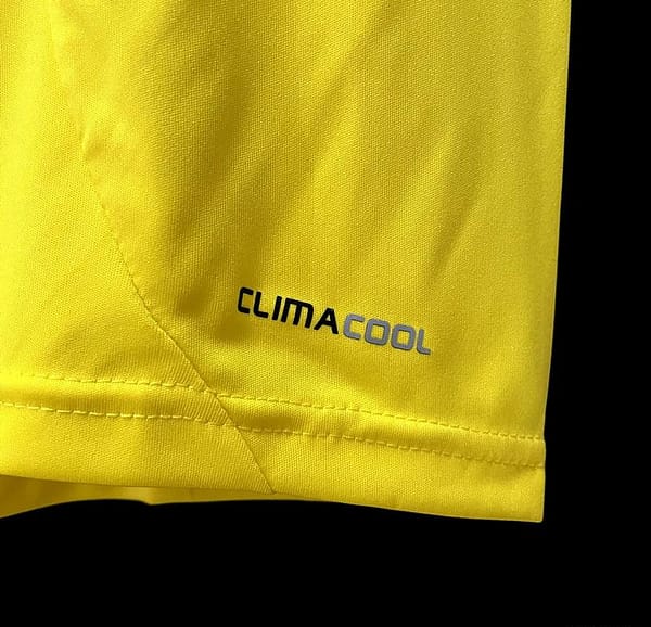 Retro 11/12 Real Madrid Goalkeeper Yellow Jersey - Image 6