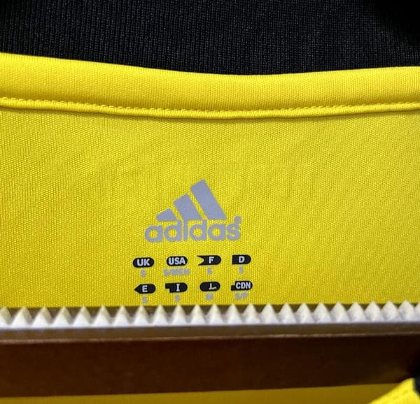 Retro 11/12 Real Madrid Goalkeeper Yellow Jersey - Image 8