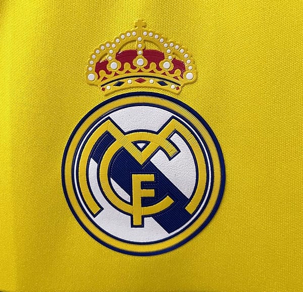 Retro 11/12 Real Madrid Goalkeeper Yellow Jersey - Image 12