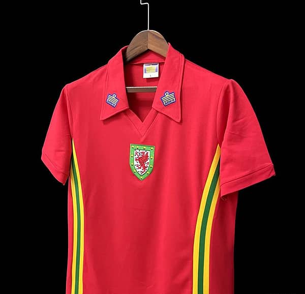 Retro 76/79 Wales home Soccer Jersey - Image 4