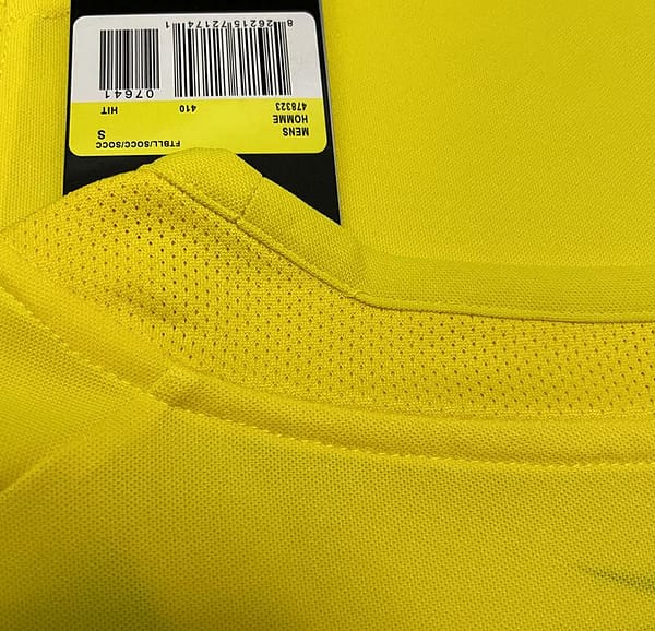 Retro 2002 Brazil Home Soccer Jersey - Image 3