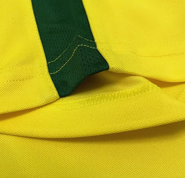 Retro 2002 Brazil Home Soccer Jersey - Image 4