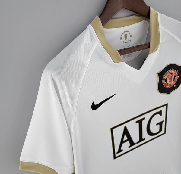 Retro Manchester United 06/07 Away Soccer Jersey - Image 6