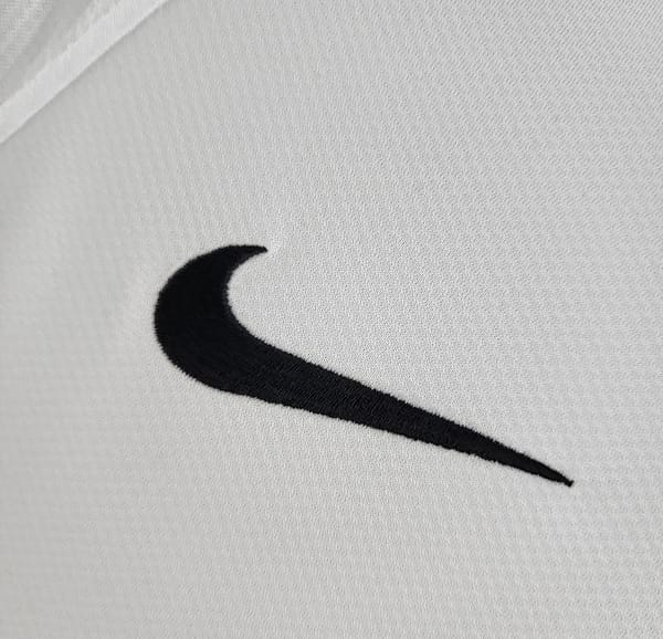 Retro Manchester United 06/07 Away Soccer Jersey - Image 7