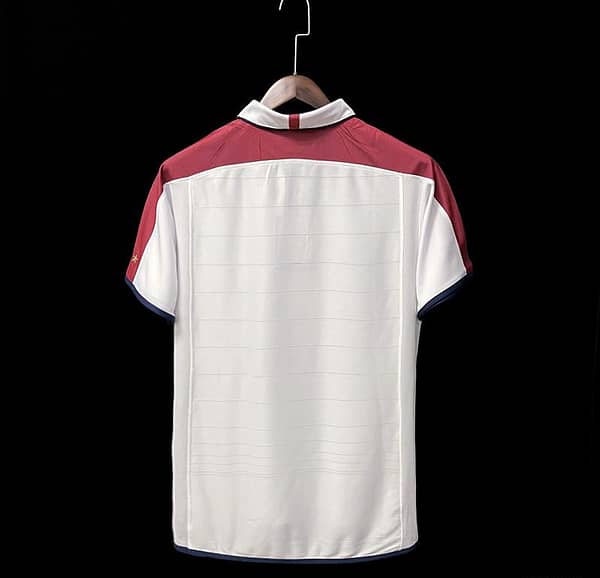 2004 England Home Soccer Jersey - Image 2