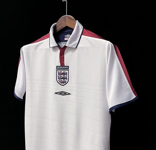 2004 England Home Soccer Jersey - Image 6