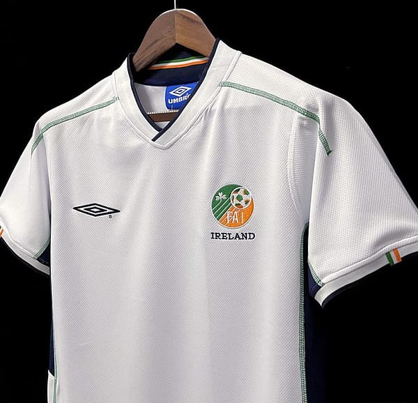 Retro 2002 Ireland Away Soccer Jersey - Image 6
