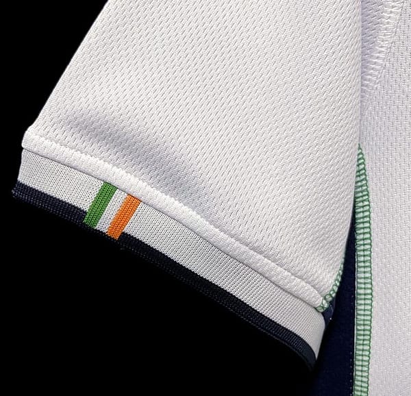 Retro 2002 Ireland Away Soccer Jersey - Image 8