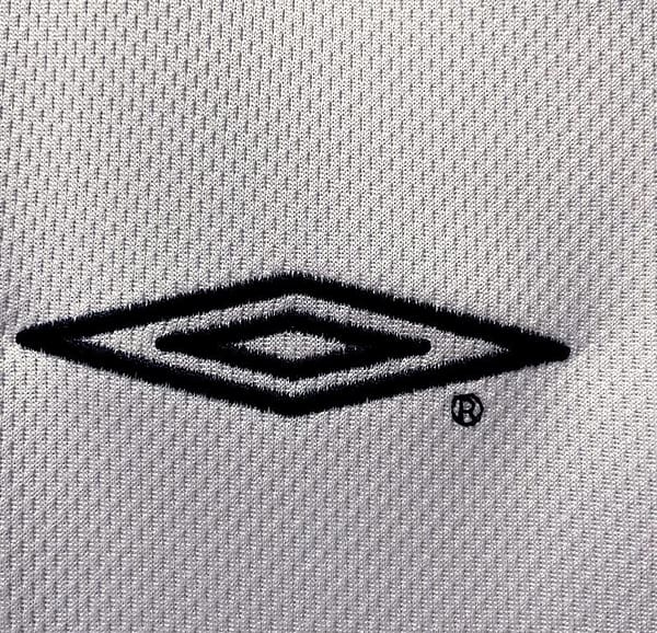Retro 2002 Ireland Away Soccer Jersey - Image 9