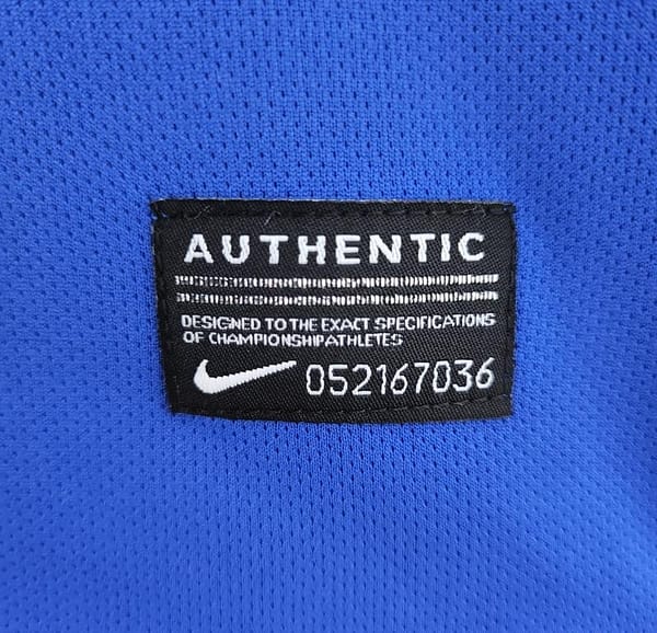 Retro 10/11 Boca Juniors Home Soccer Jersey - Image 4