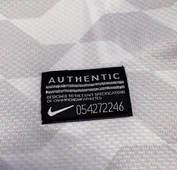 Retro 11/12 Corinthians Home Soccer Jersey - Image 8