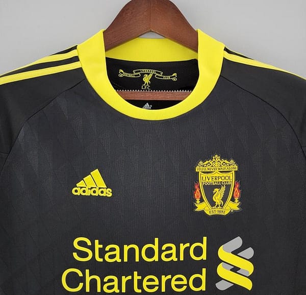 Retro 10/11 Liverpool Third Away  Soccer Jersey - Image 12