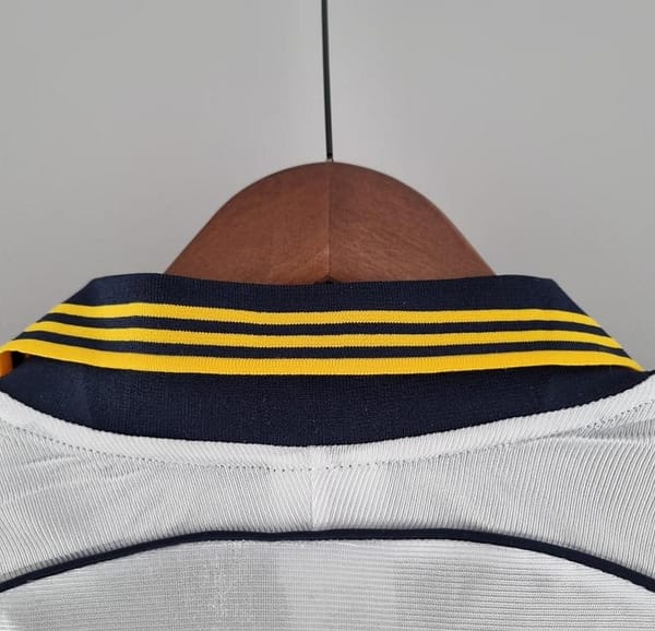 Retro Real Madrid 98/00 Home Soccer Jersey - Image 3