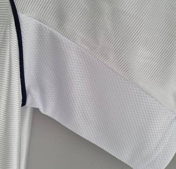 Retro Real Madrid 98/00 Home Soccer Jersey - Image 4