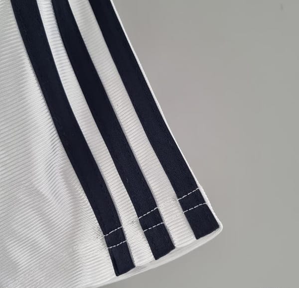 Retro Real Madrid 98/00 Home Soccer Jersey - Image 8