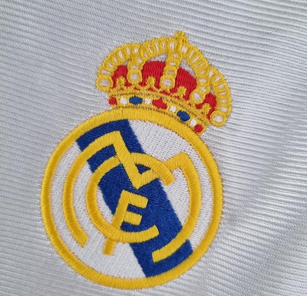 Retro Real Madrid 98/00 Home Soccer Jersey - Image 11