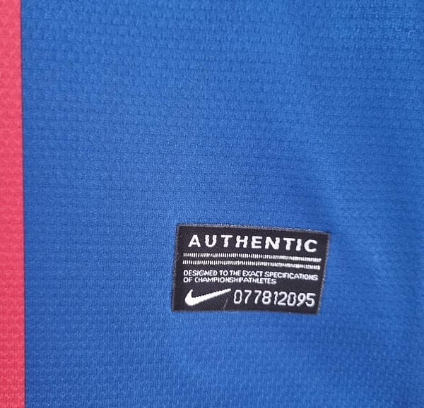 Retro 10/11 Barcelona Long Sleeve Home Soccer Jersey - Image 3