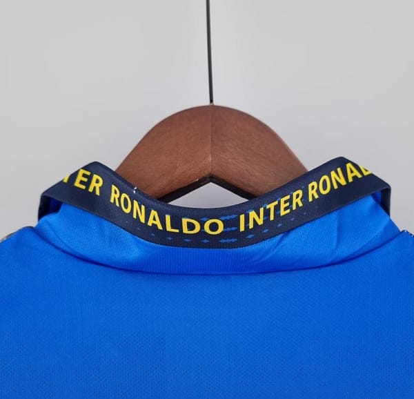 Retro Inter Milan 97/98 Ronaldo Shirt - Image 3