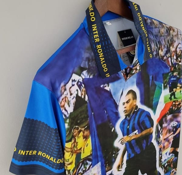 Retro Inter Milan 97/98 Ronaldo Shirt - Image 4