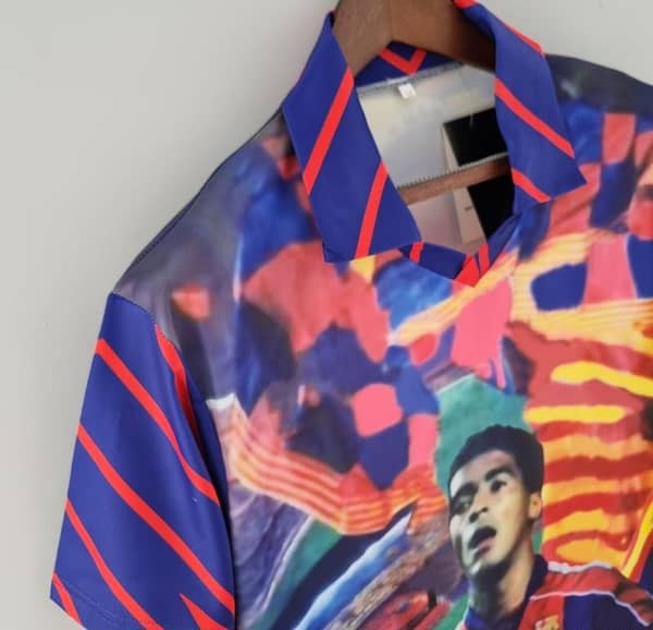 Retro Barcelona 93/94 Romario Jersey - Image 4