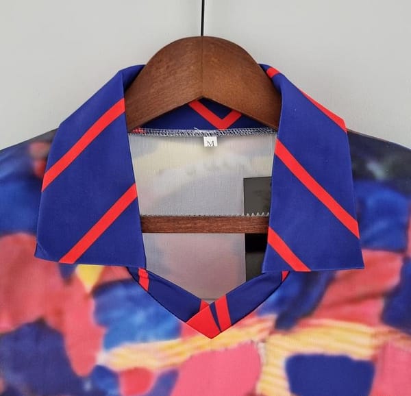 Retro Barcelona 93/94 Romario Jersey - Image 6