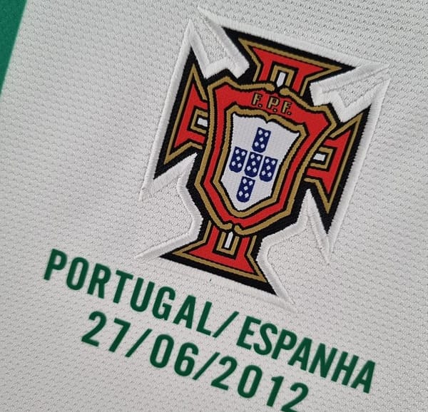 Retro Portugal 2012 Long Sleeve Away Soccer Jersey - Image 9
