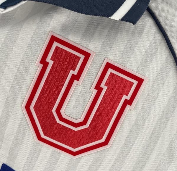 Retro Universidad De Chile 94/95 Away Soccer Jersey - Image 8