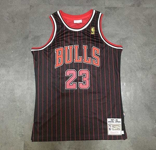 Men's Michael Jordan Black Retro Classic Team Jersey - Image 4