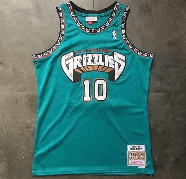 Men's Mike Bibby Green Retro Classic Team Jersey - Image 3