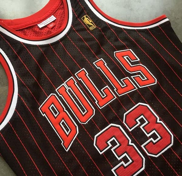 Men's Scottie Pippen Black Retro Classic Team Jersey - Image 11