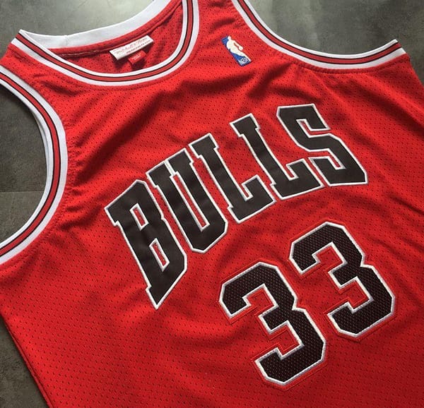 Men's Scottie Pippen Red Retro Classic Team Jersey - Image 2