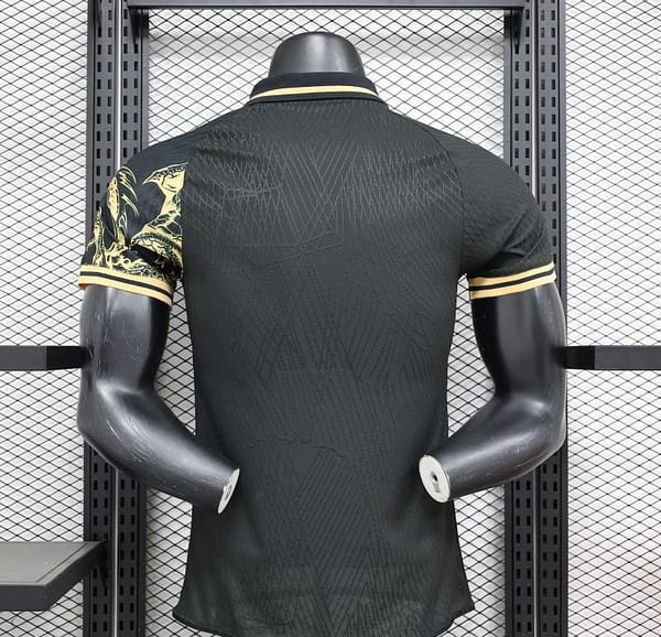Player Version 24/25 Real Madrid Black/Golden Specail Jersey - Image 2