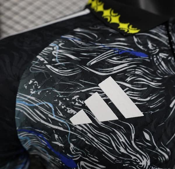 Player Version 24/25 Real Madrid Black/Blue Dragon Special Jersey - Image 7