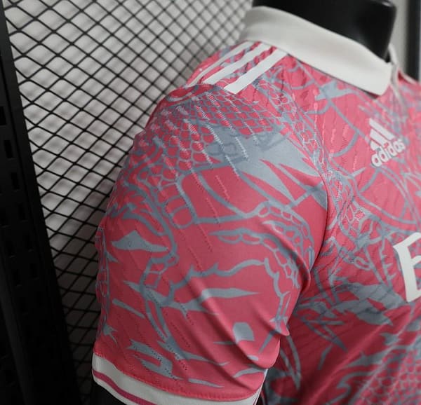 Player Version 24/25 Real Madrid Pink Dragon Special Jersey - Image 4