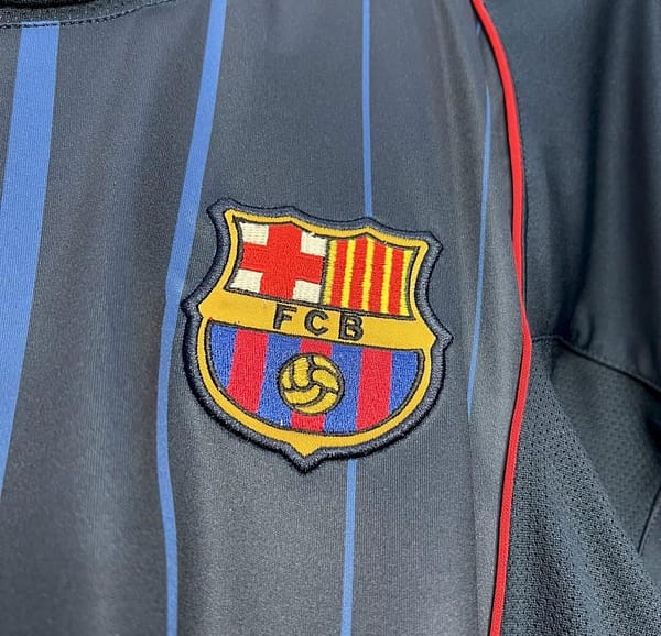 Retro 04/05 Barcelona Away Retro Jersey - Image 6