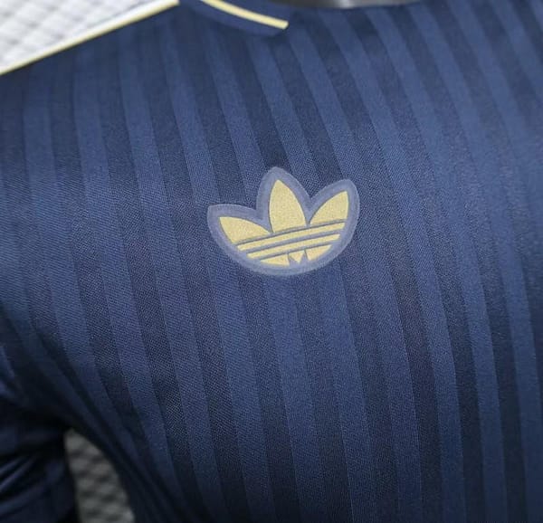 Player Version 25/26 Manchester United  Icon Navy Jersey - Image 7