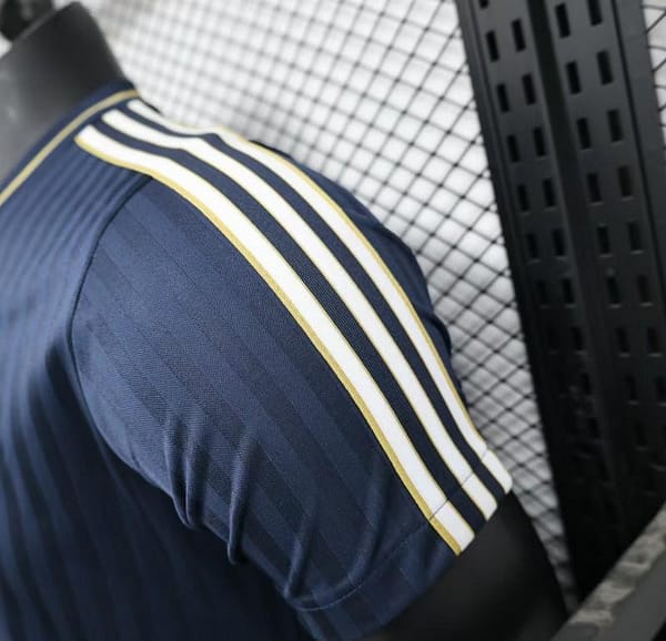 Player Version 25/26 Manchester United  Icon Navy Jersey - Image 8