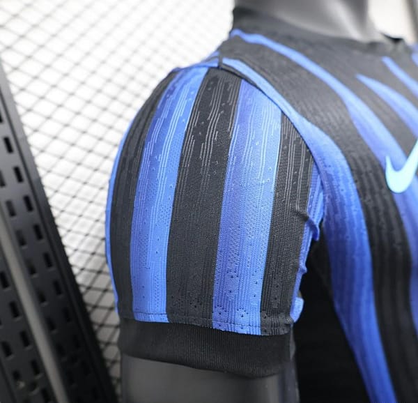 Player Version 25/26 Inter Milan Home Jersey With Sponsor - Image 9