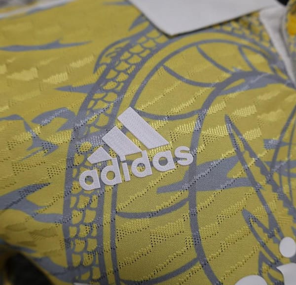 Player Version 24/25 Real Madrid Golden Dragon Pre-Match Jersey - Image 6